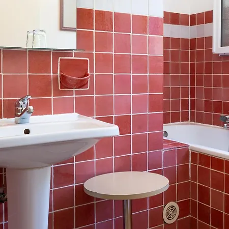 Au Bien Etre Piscine Chauffee Villecroze