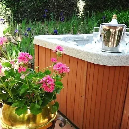 Au Bien Etre Piscine Chauffee Villecroze